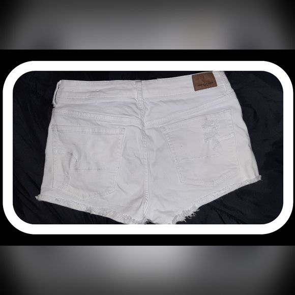 American Eagle white sz8 distressed jean shorts - Picture 2 of 2